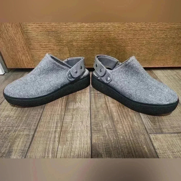 Rocket Dog Gray Mules Comfortable Slip-On Shoes - Picture 4 of 8